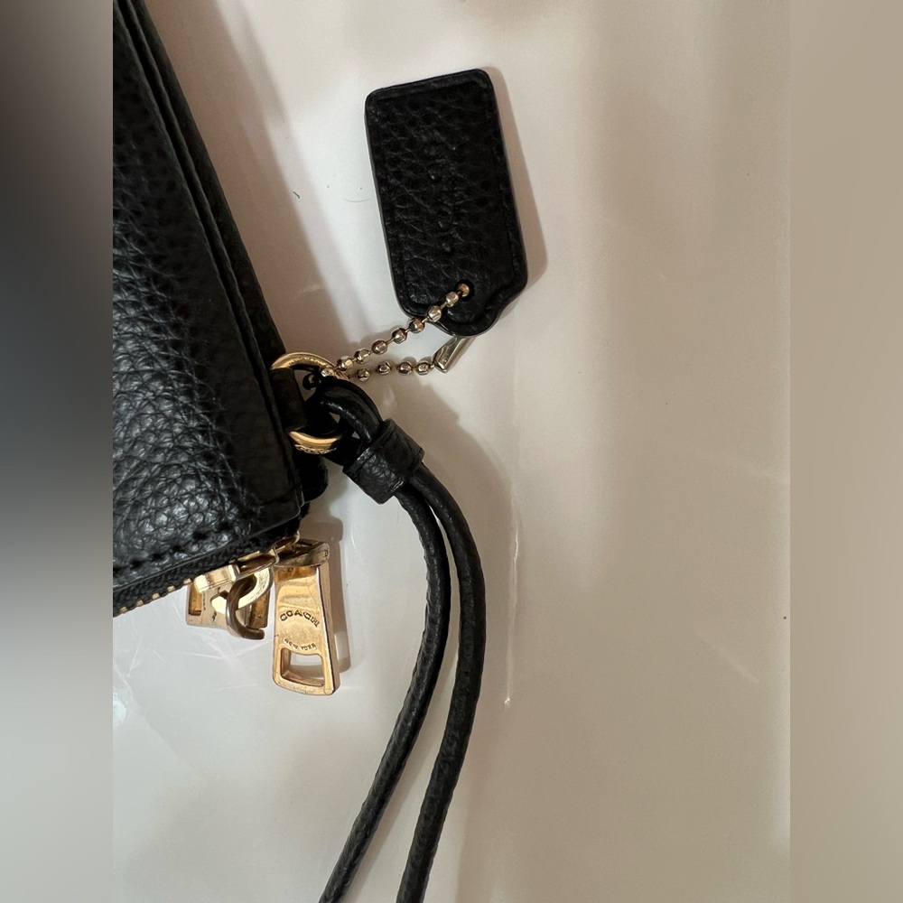 Coach Black Double Corner Zipper Pebbled Leather Wristlet - Picture 4 of 13